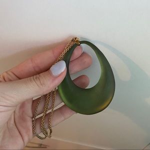 green statement necklace (long)